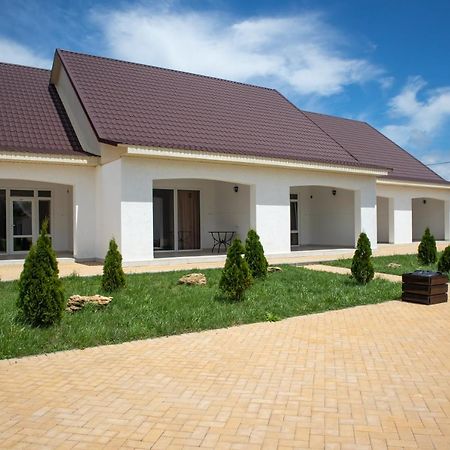 База Відпочинку "Сонячна" Primorskoye Ngoại thất bức ảnh