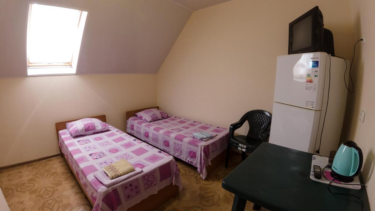 База Відпочинку "Сонячна" Primorskoye Ngoại thất bức ảnh