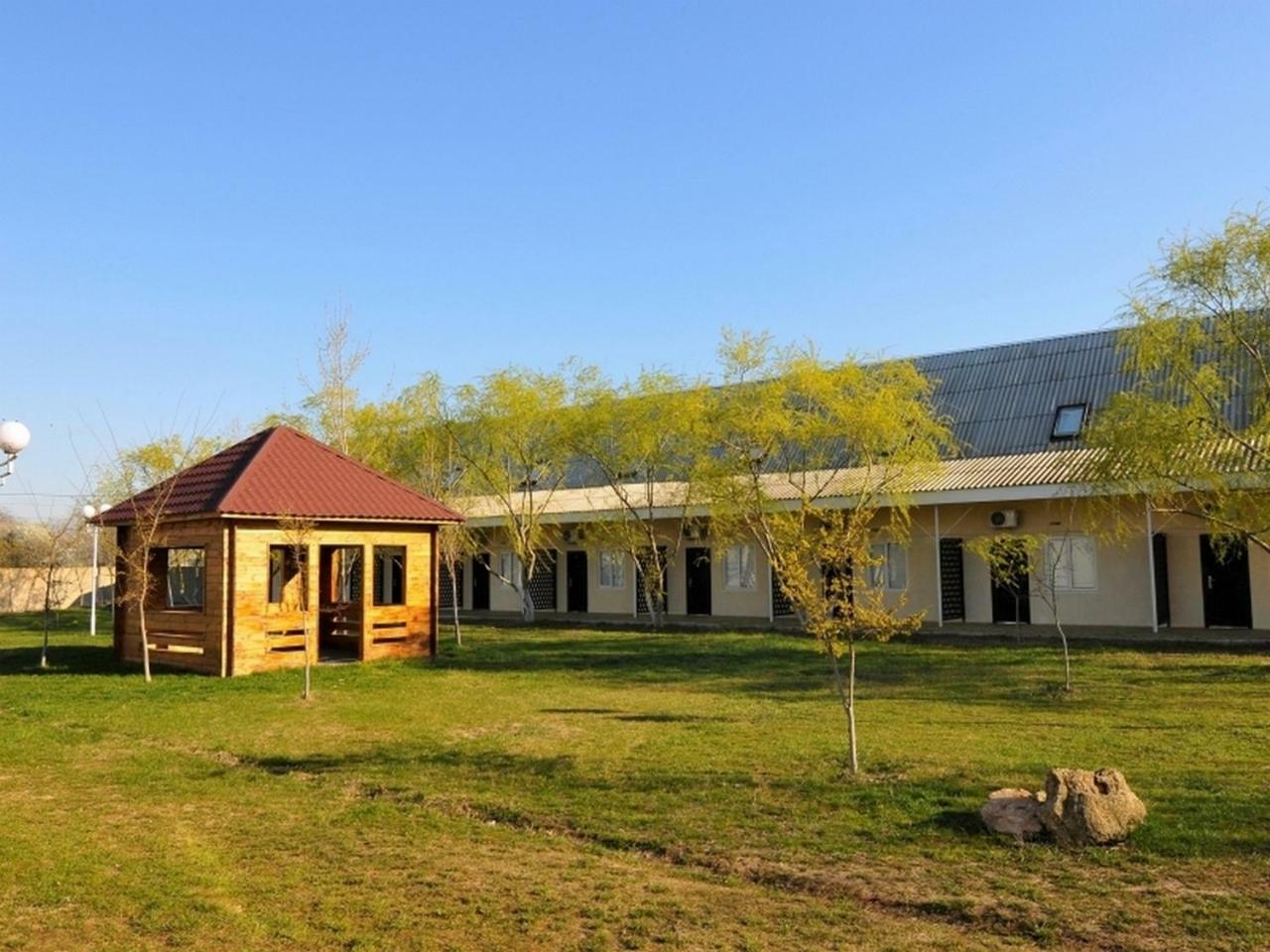 База Відпочинку "Сонячна" Primorskoye Ngoại thất bức ảnh